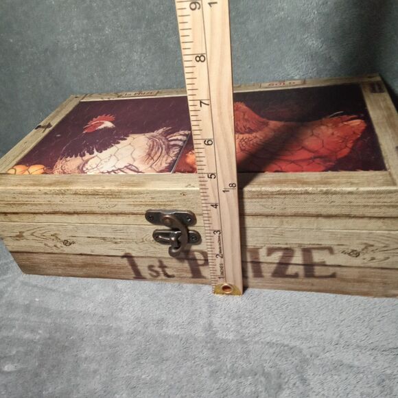 Wood Box With Chickens Home Decor - Picture 8 of 9